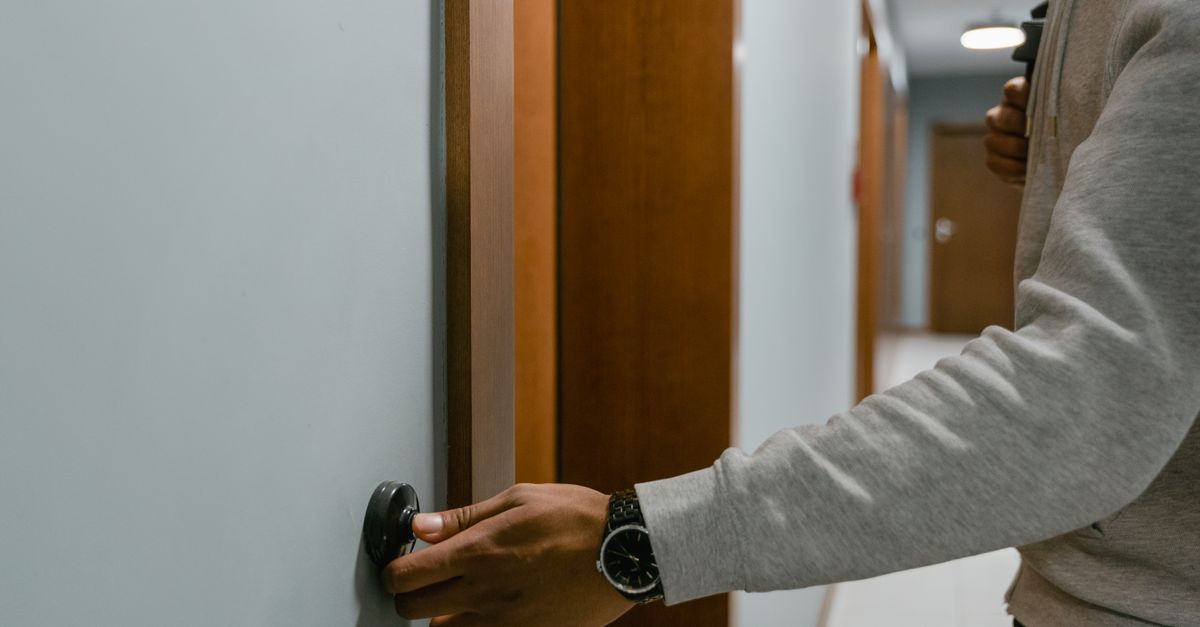 locksmith service technician — Hinsdale Locksmith Brothers